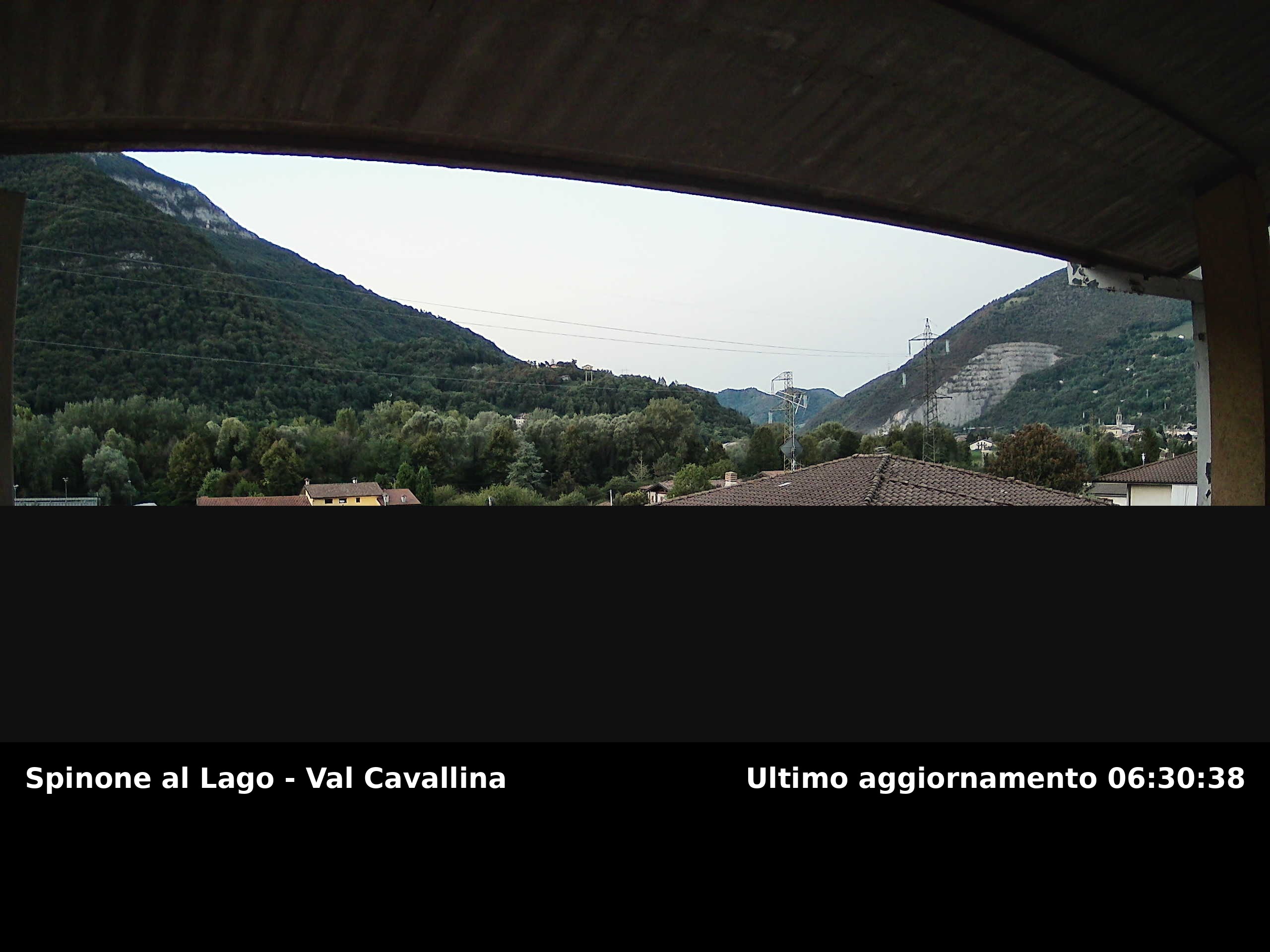Vista panoramica della webcam con fascia informativa inferiore